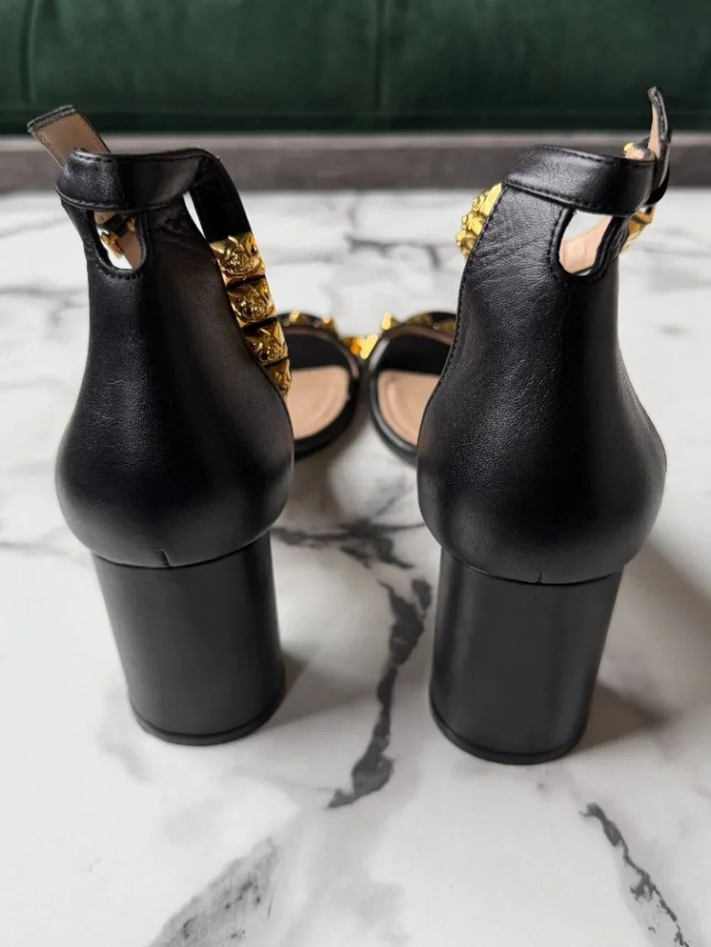 Stuart Weitzman Rosemarie Black Leather Studded Sandals Size 9.5